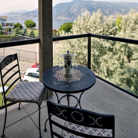Above The Beach Guest Suites Penticton Ngoại thất bức ảnh